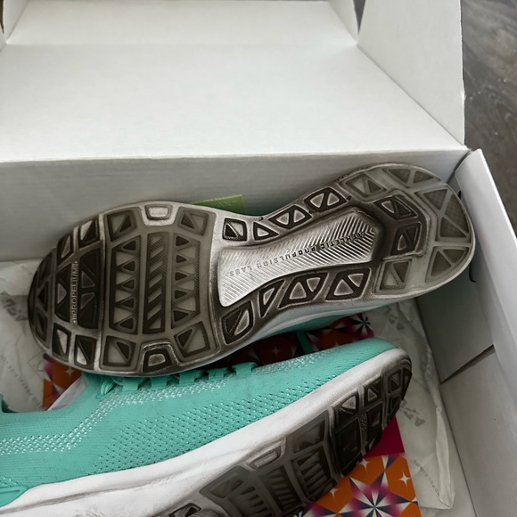 APL Tech Loom Breeze Running Shoe - Picture 4 of 5